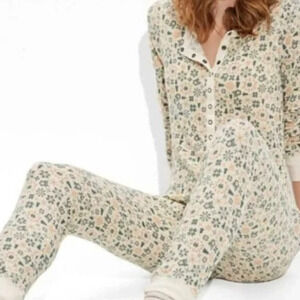 NWT American Eagle Womens Floral Waffle Knit Long Sleeve One Piece Pajama Size S
